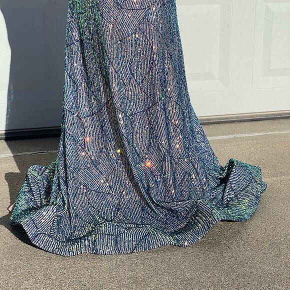 Madison James SZ 4 Purple/Blue‎ Sequin 2-Piece Racer Back Mermaid Prom Dress - Picture 4 of 16